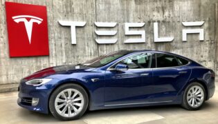 Futuro sobre rodas! Conheça o Tesla Model S