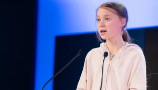 Greta Thunberg: seria coincidência histórica ou montagem digital?