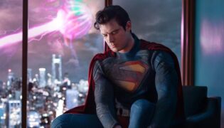 James Gunn revela novo logo do Superman: filme estreia em 2025