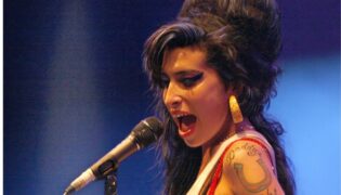 A trajetória de Amy Winehouse: sucesso, tragédia e legado