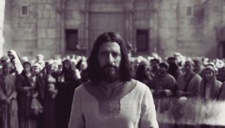 Bastidores de The Chosen na sexta temporada emocionam Matera e reforçam planos até 2028