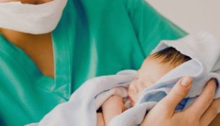 Indenização por dano moral começa a ser paga a famílias de crianças atingidas pelo Zika vírus