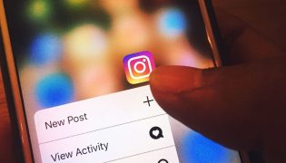 O Impacto do Uso Moderado de Redes Sociais: Uma Jornada de Autoconhecimento