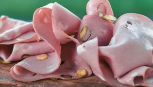 Alimentação Prática: Os Riscos Ocultos dos Embutidos
