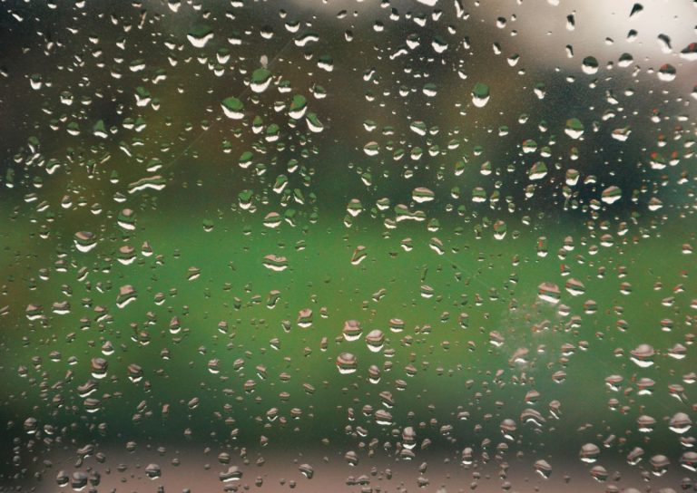 Previsões climáticas prometem pancadas de chuva e calor intenso em regiões do Brasil